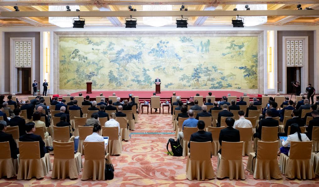 世界更懂中国Loong龙8游戏网址2024(图2)